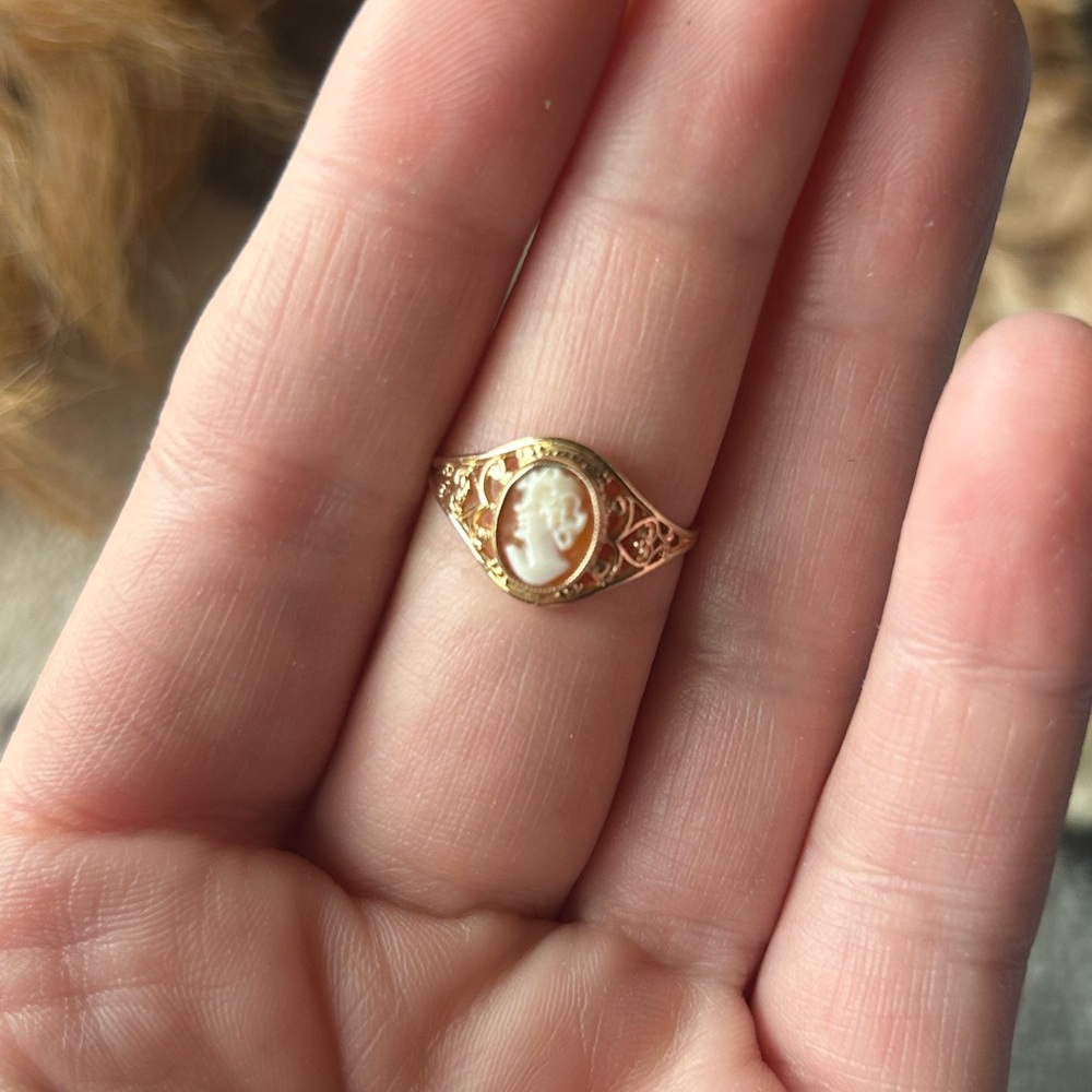 Vintage 10k Gold Cameo Ring